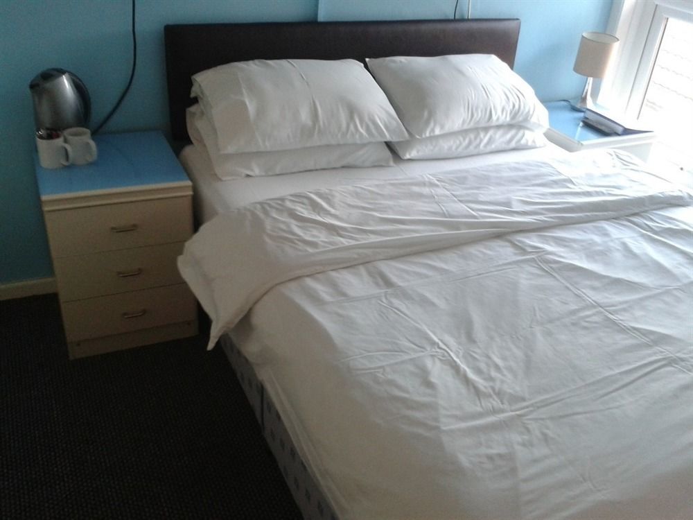 Bed & Breakfast Friends Hotel 4*